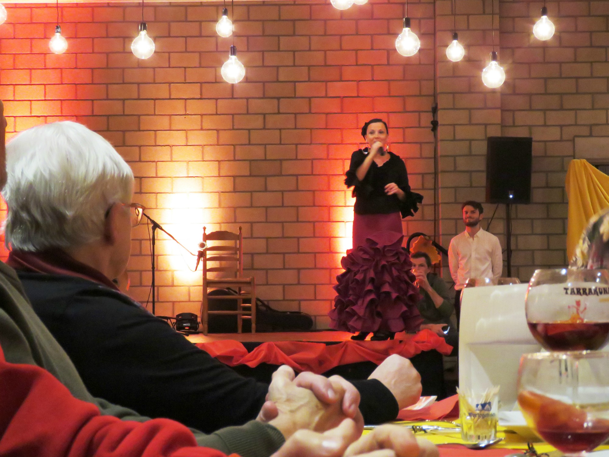 Verwelkoming door flamenco La Mariposa
