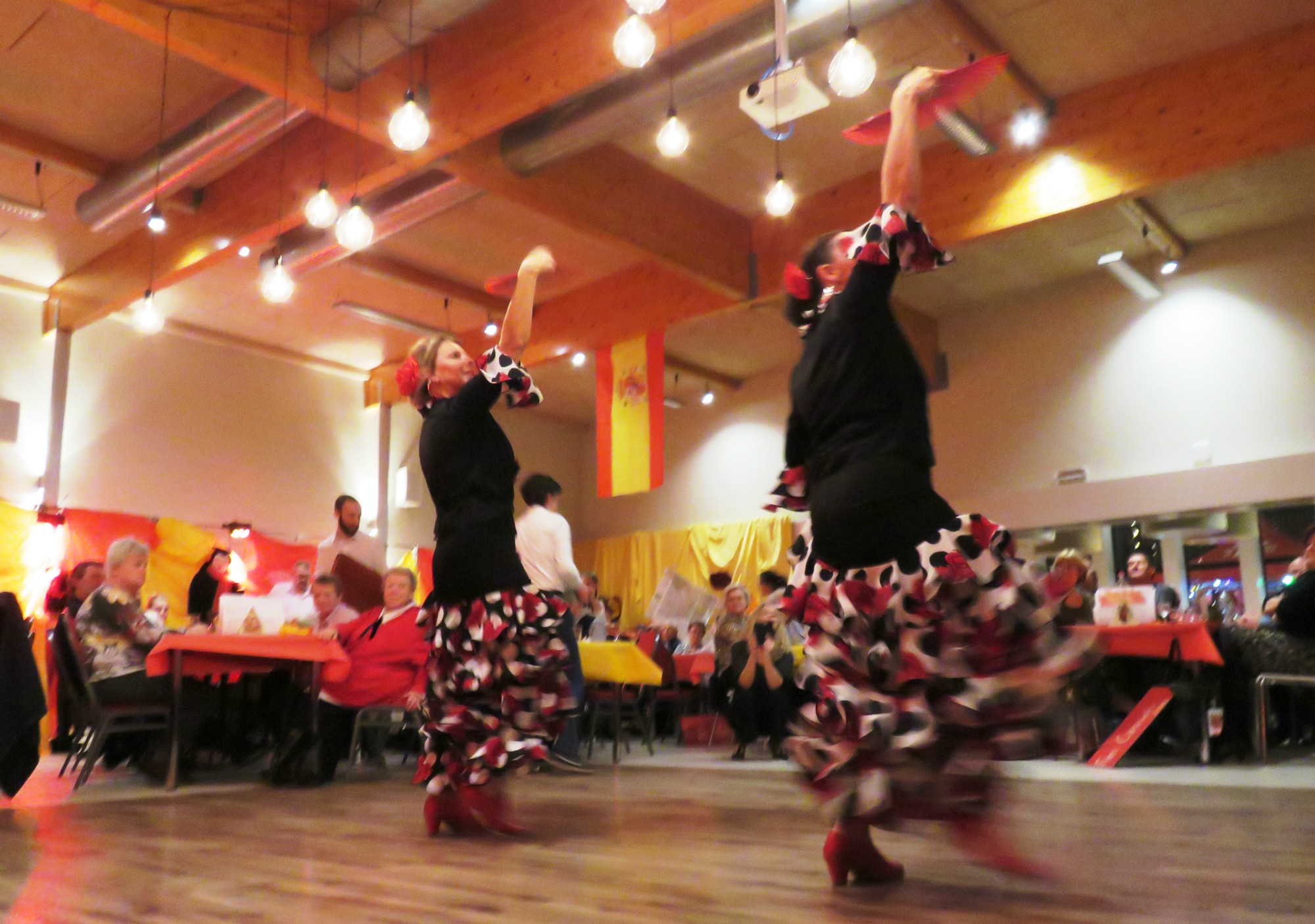 Een swingend flamenco-optreden van La Mariposa tijdens de Spaanse avond