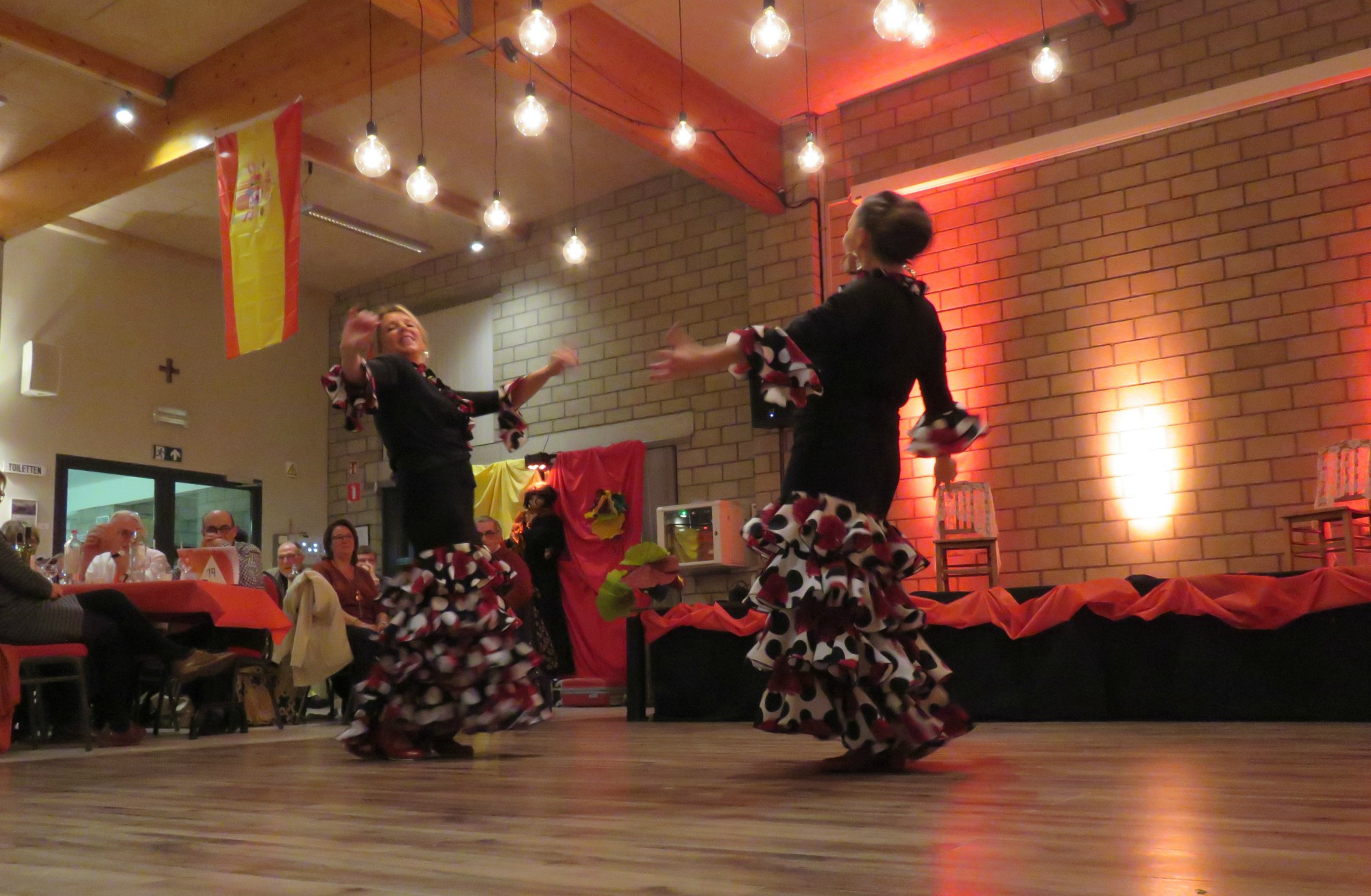 Een swingend flamenco-optreden van La Mariposa tijdens de Spaanse avond