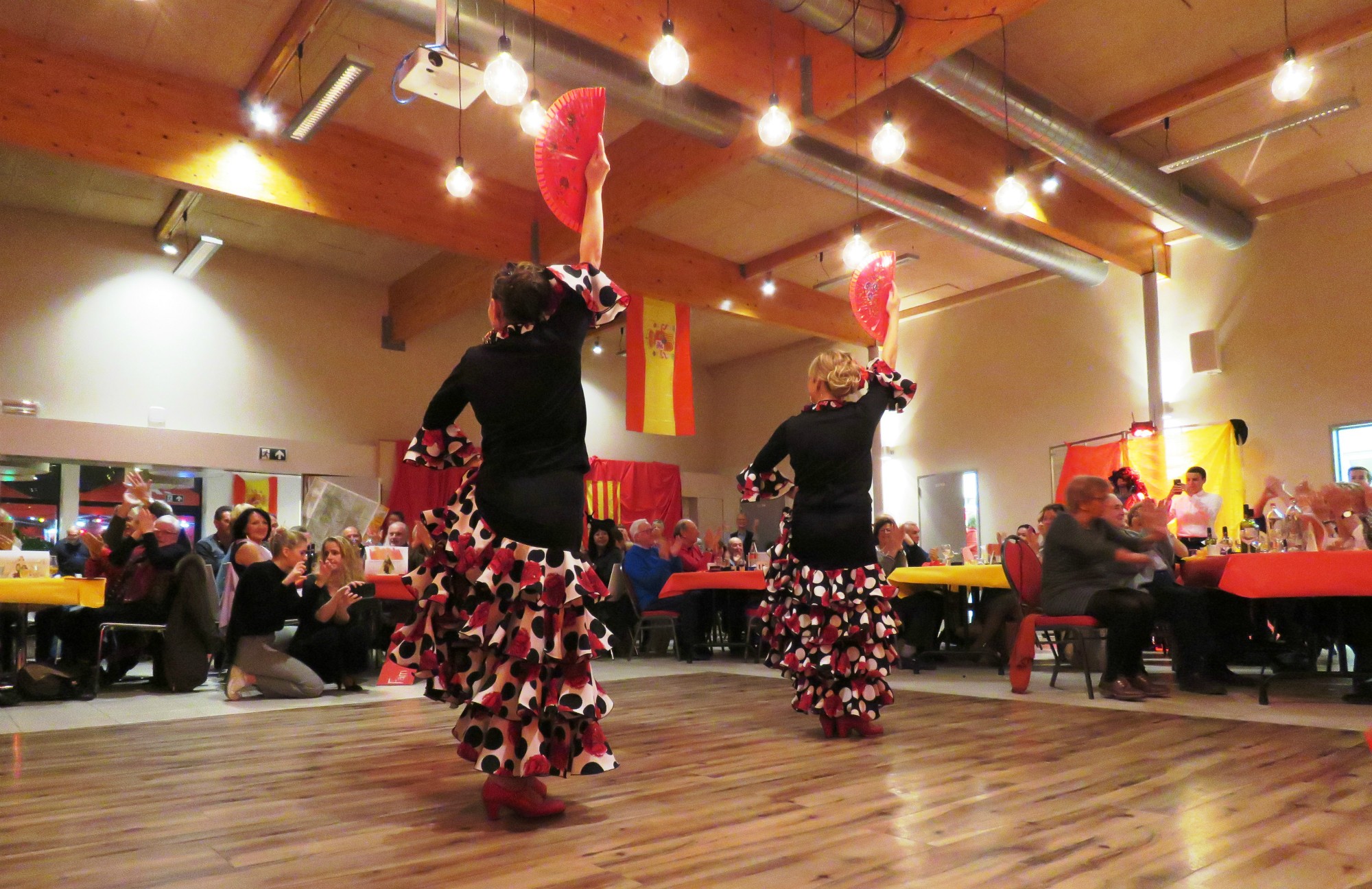 Een swingend flamenco-optreden van La Mariposa tijdens de Spaanse avond