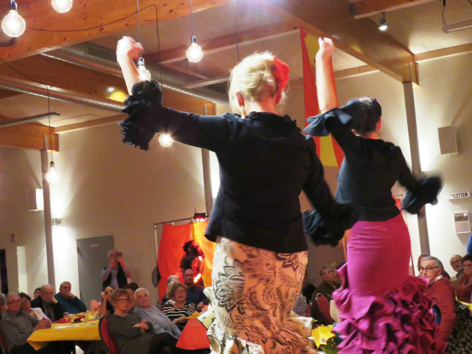 Een swingend flamenco-optreden van La Mariposa tijdens de Spaanse avond