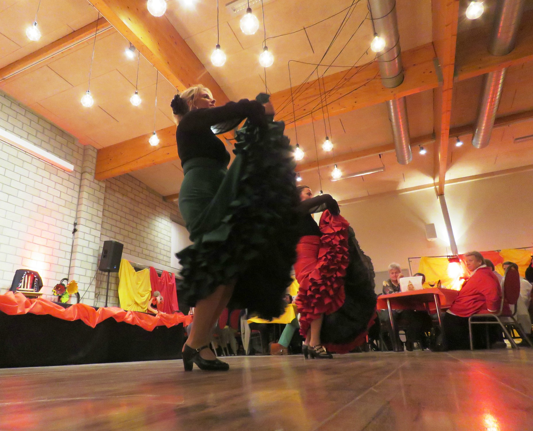 Een swingend flamenco-optreden van La Mariposa tijdens de Spaanse avond