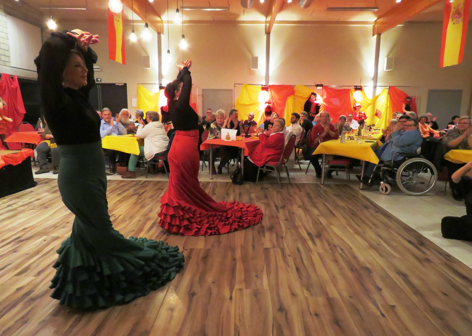 Een swingend flamenco-optreden van La Mariposa tijdens de Spaanse avond