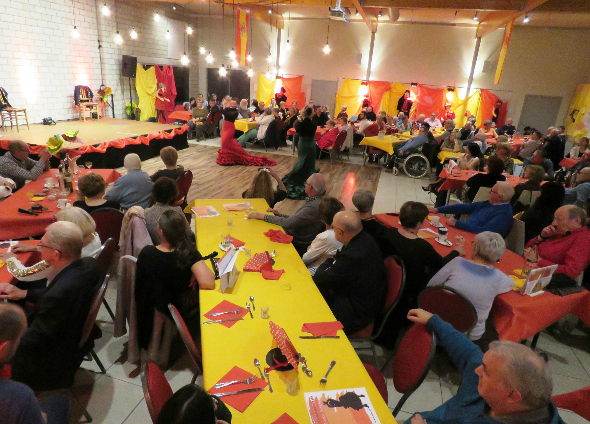 Een swingend flamenco-optreden van La Mariposa tijdens de Spaanse avond