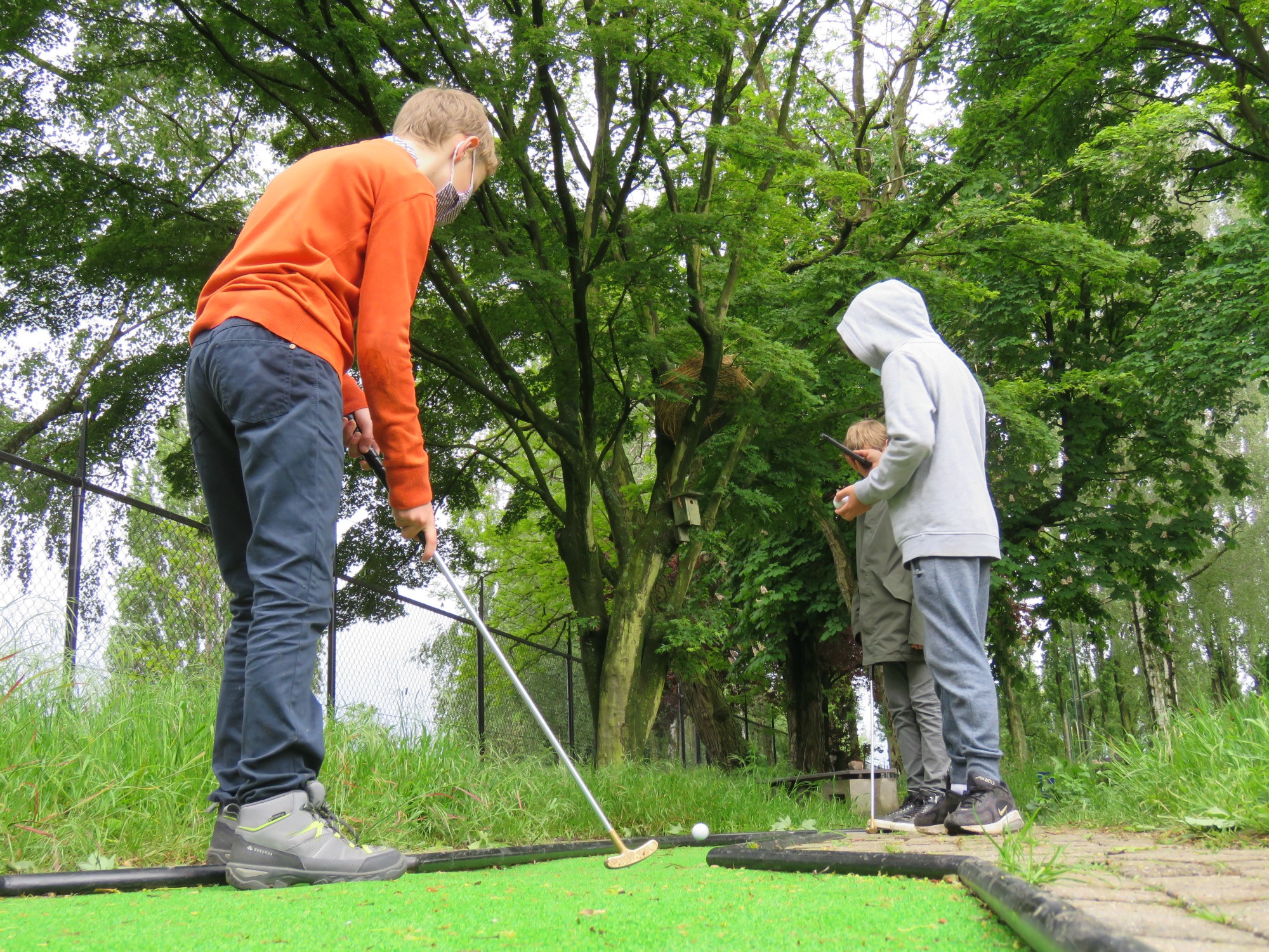 Eerste gezamenlijke activiteit vormelingen 2021 | Zoektocht en minigolf