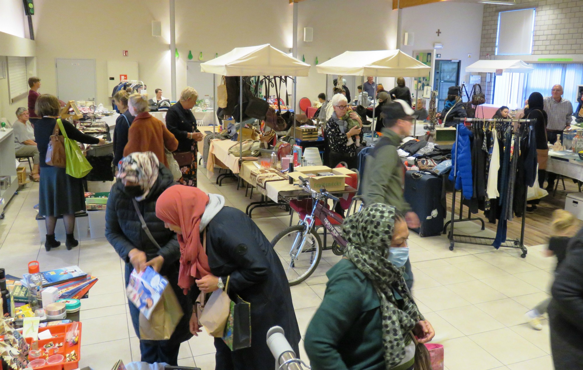 De rommelmarkt op zaterdag in het Sint-Anneke Centrum
