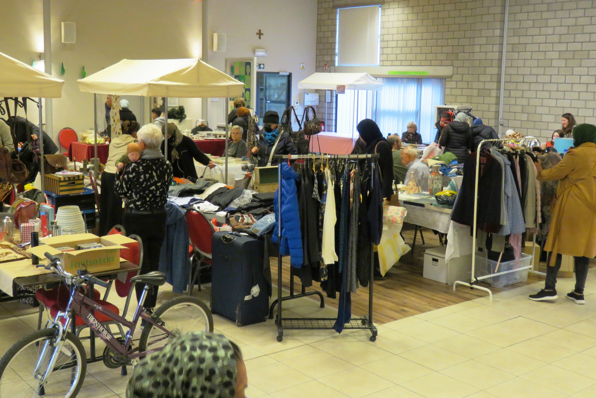 De rommelmarkt op zaterdag in het Sint-Anneke Centrum
