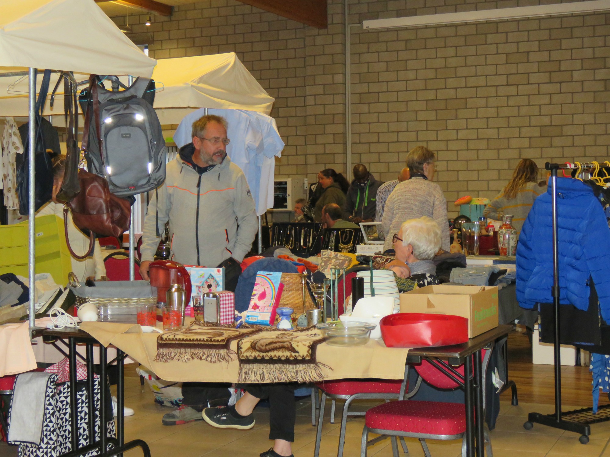 De rommelmarkt op zaterdag in het Sint-Anneke Centrum