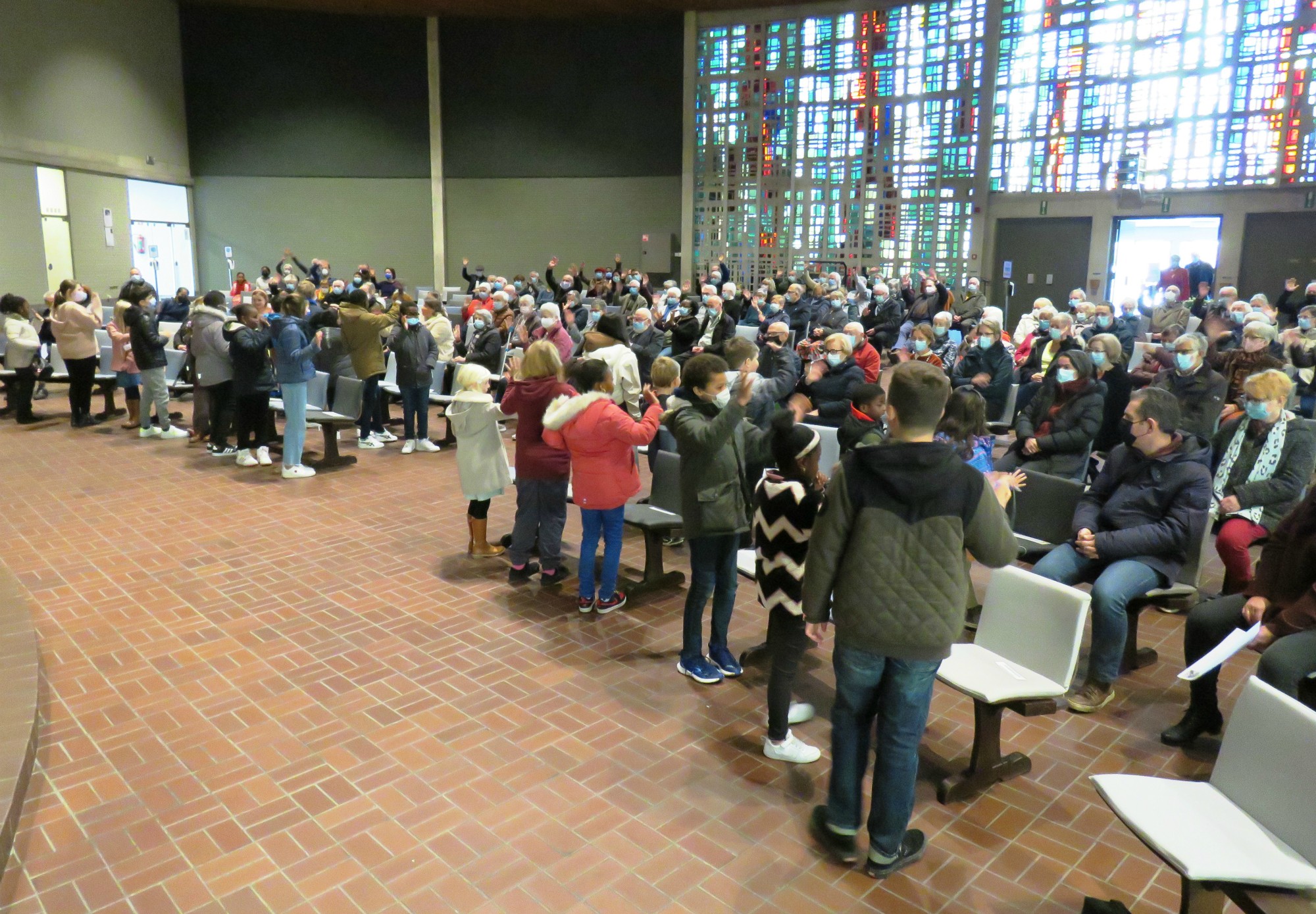 De eerste communicanten en vormelingen werden voorgesteld
