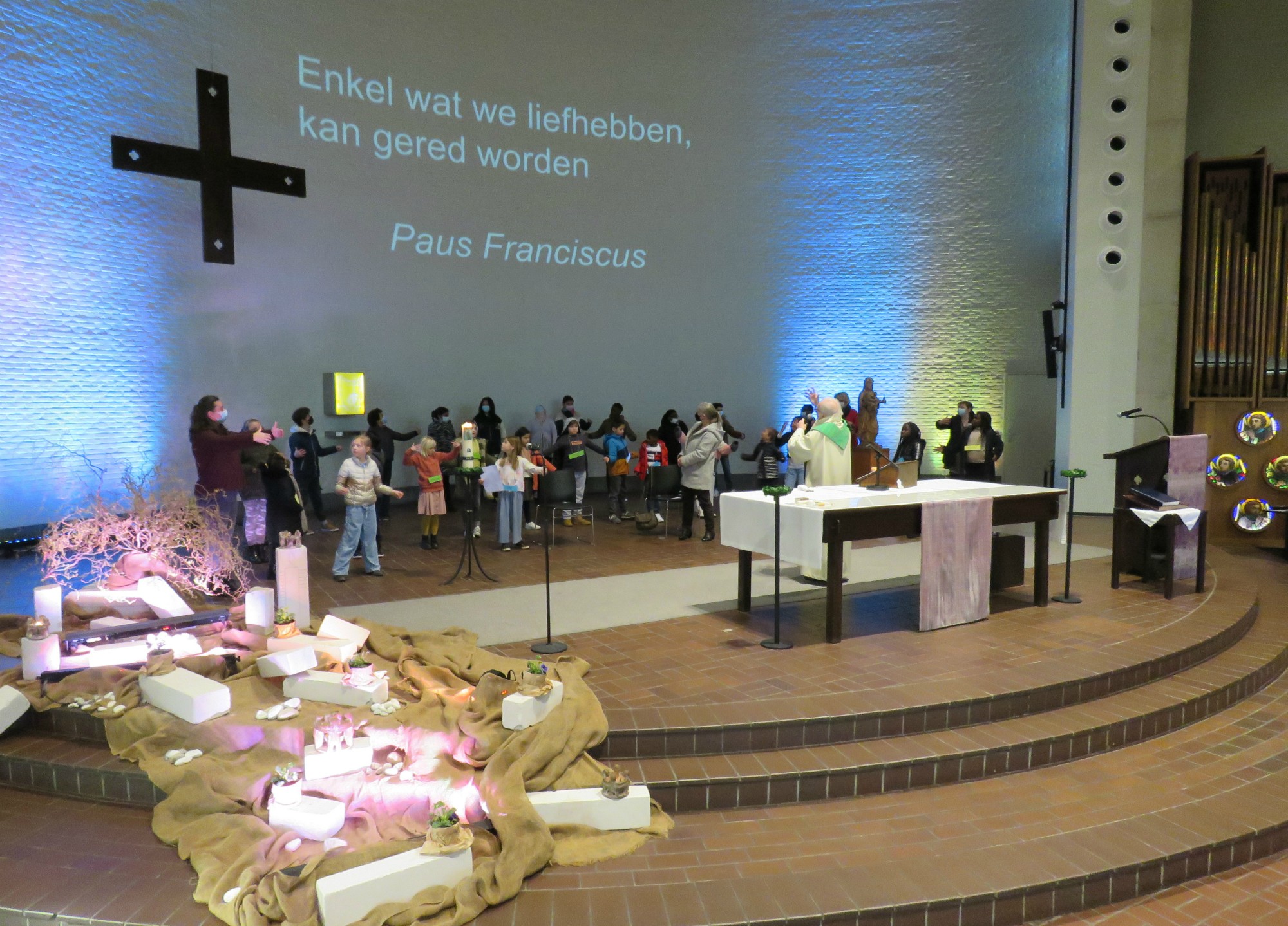 Woordje na de lezingen door priester Paul Scheelen