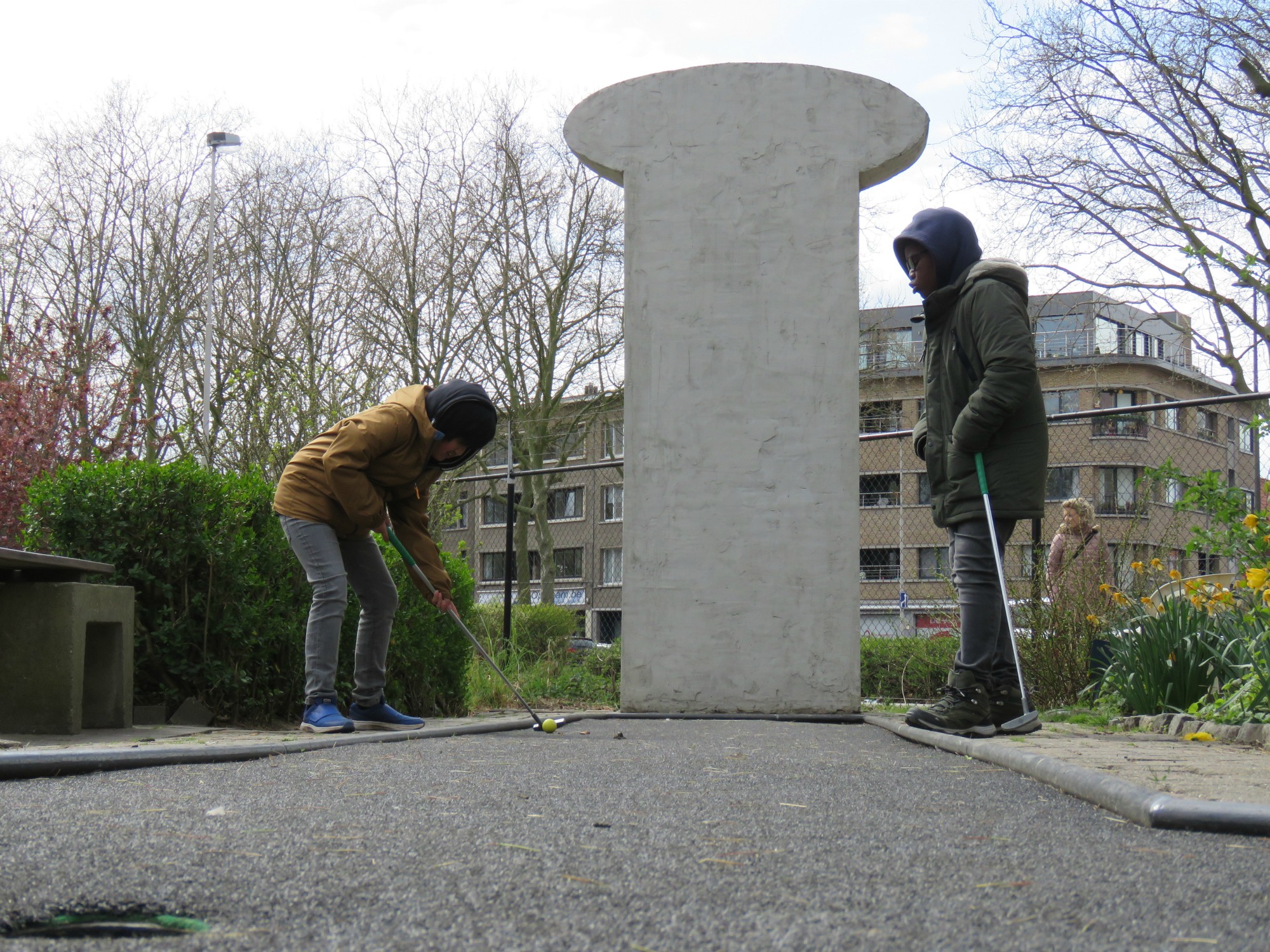 Een partijtje minigolf in Minigolf Beatrijs op Linkeroever