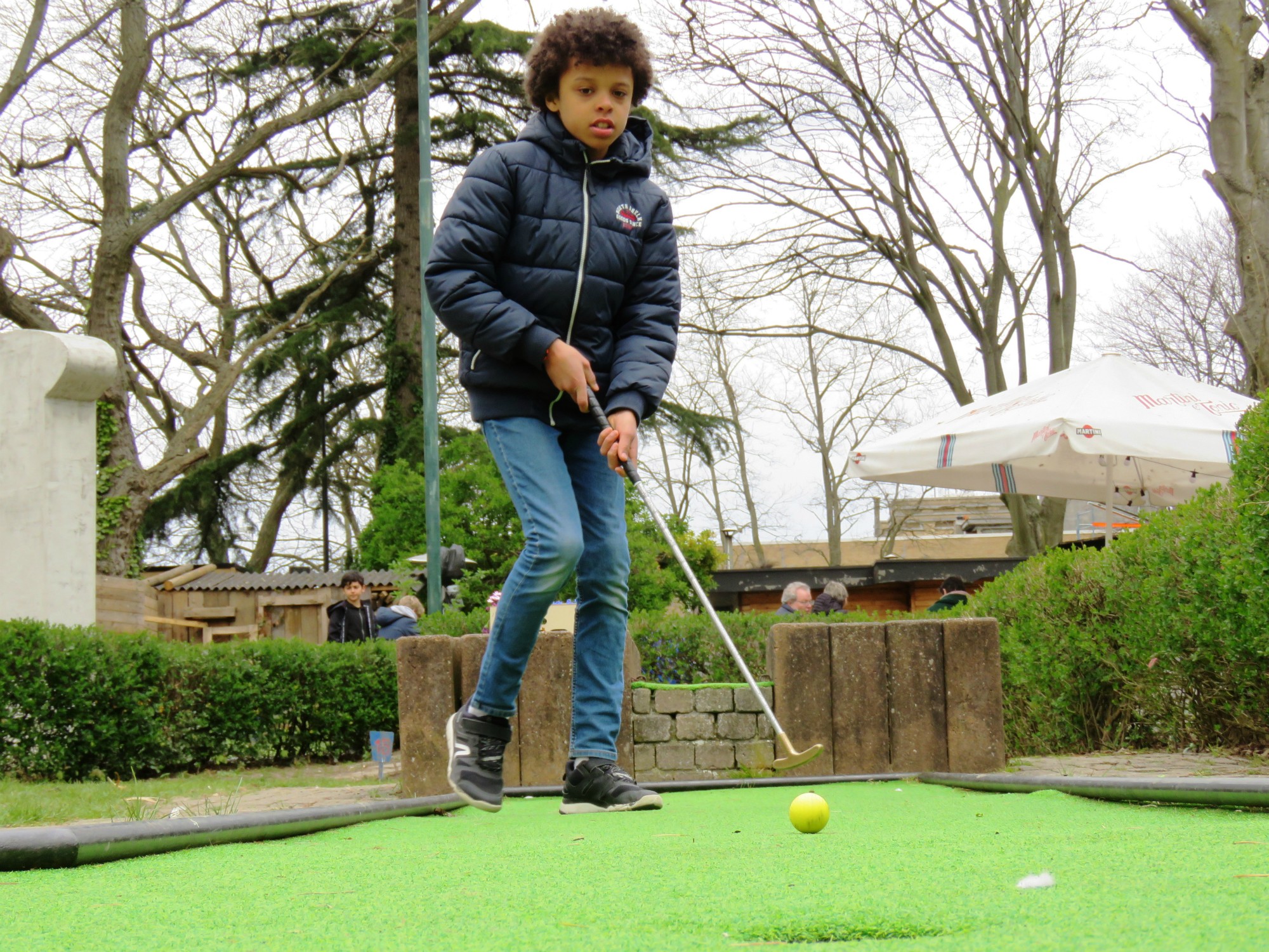 Een partijtje minigolf in Minigolf Beatrijs op Linkeroever