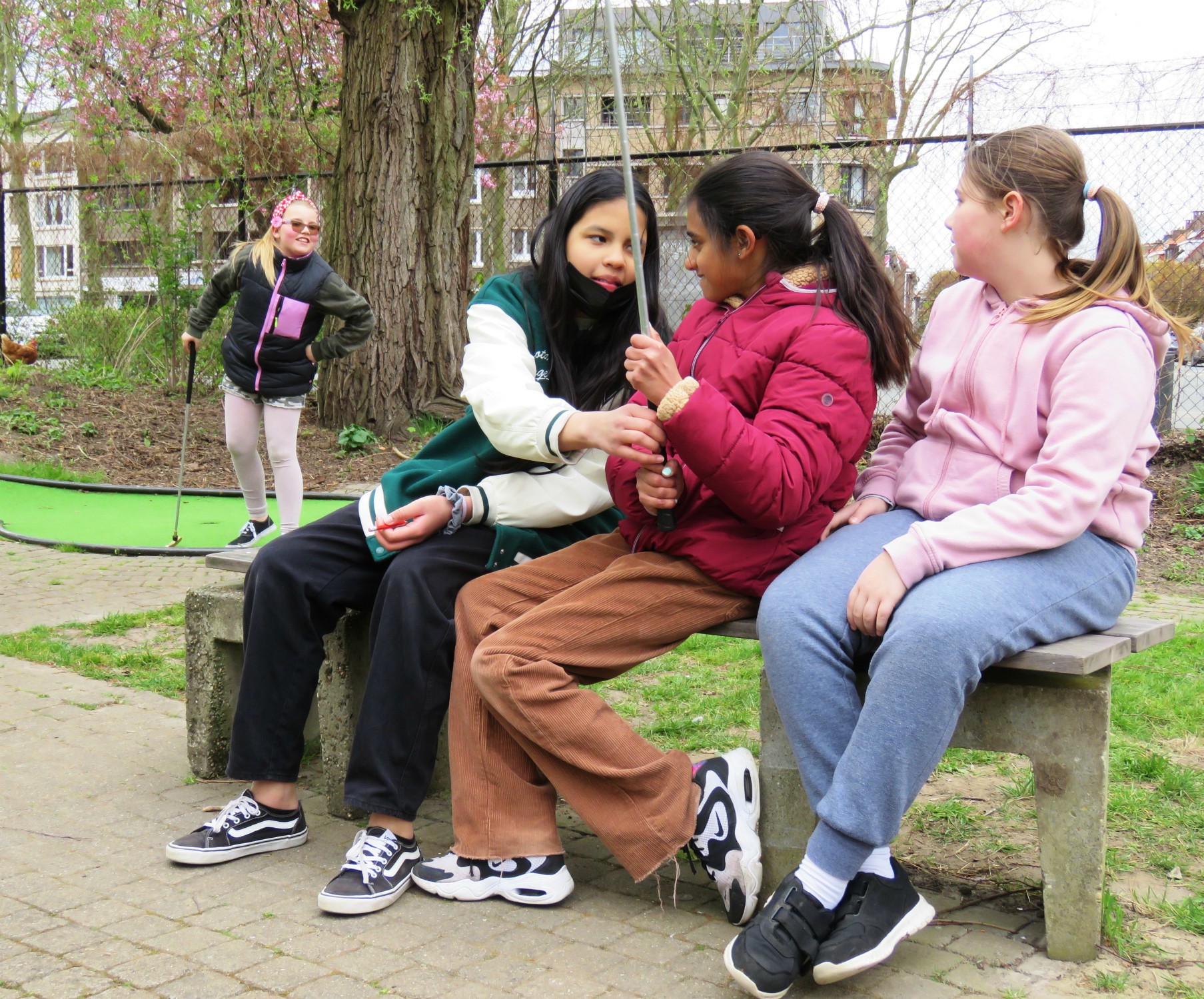 Een partijtje minigolf in Minigolf Beatrijs op Linkeroever