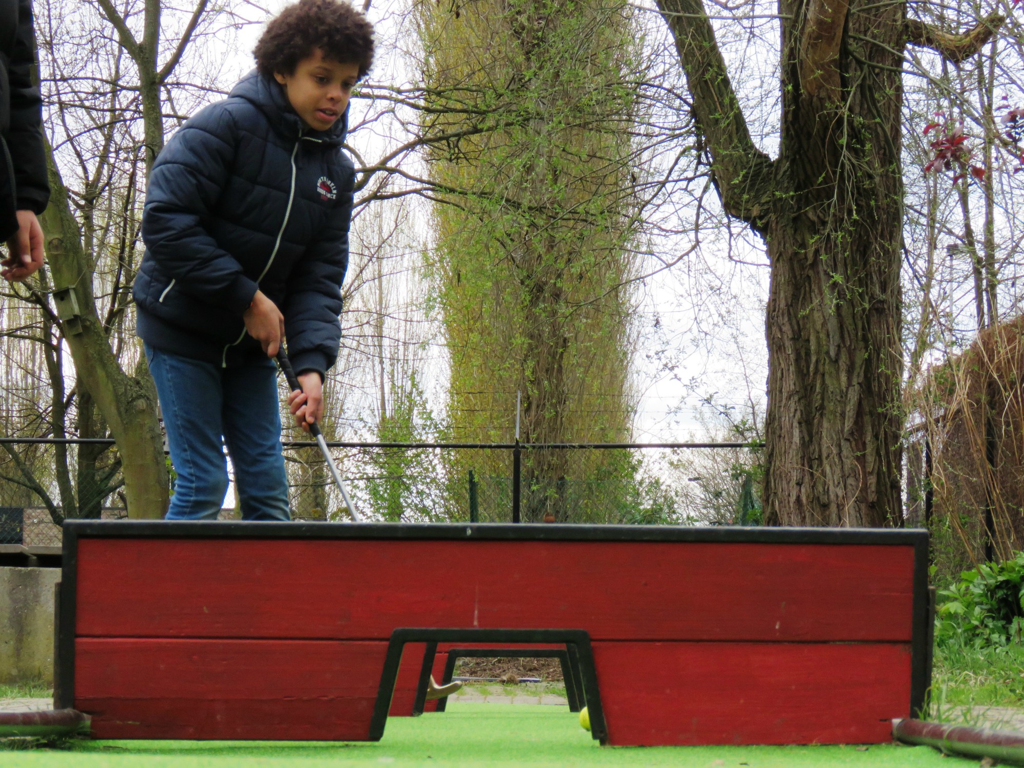 Een partijtje minigolf in Minigolf Beatrijs op Linkeroever