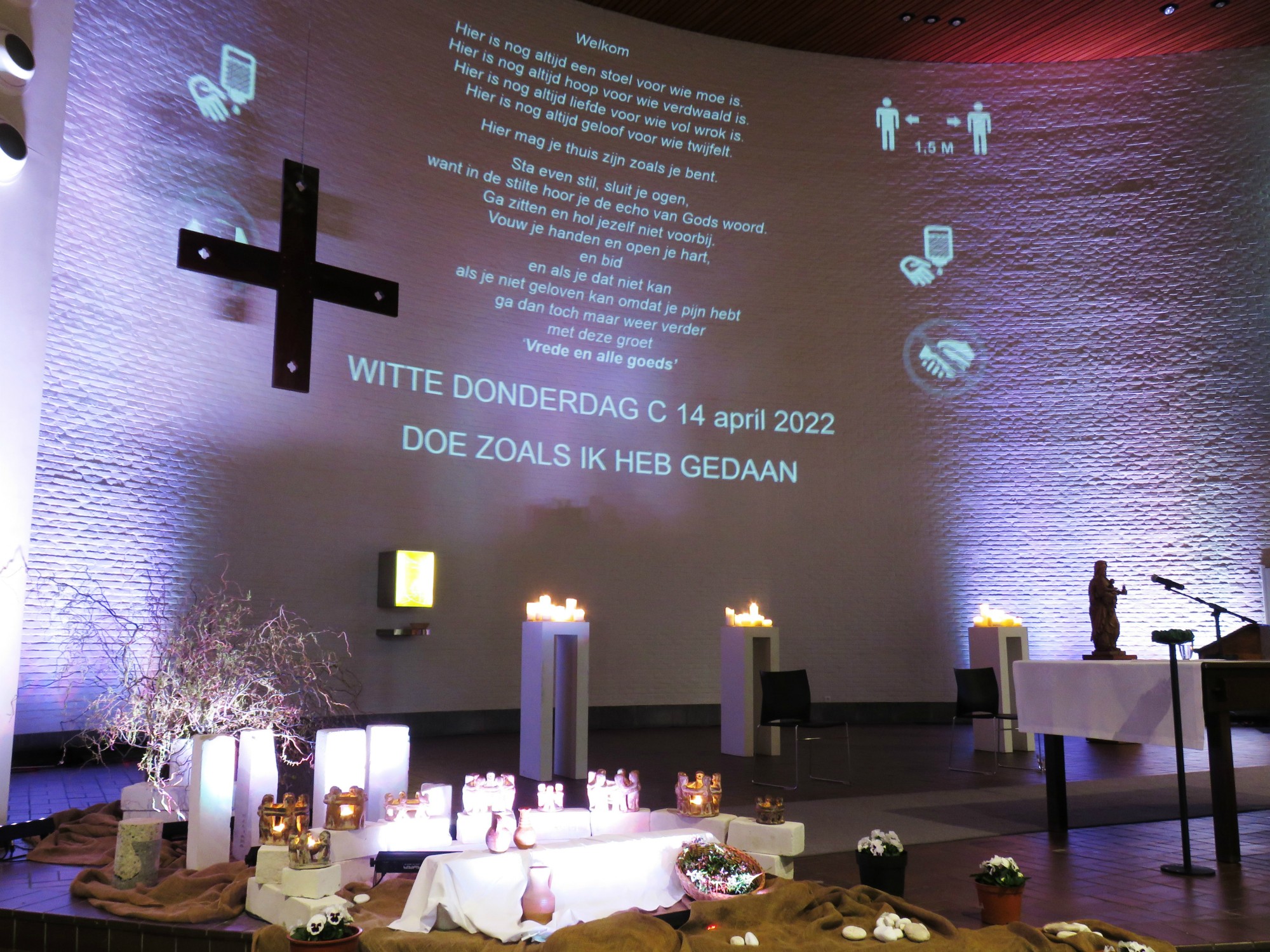 Warm welkom voor de viering van Witte Donderdag - Sint-Anna-ten-Drieënkerk, Antwerpen Linkeroever