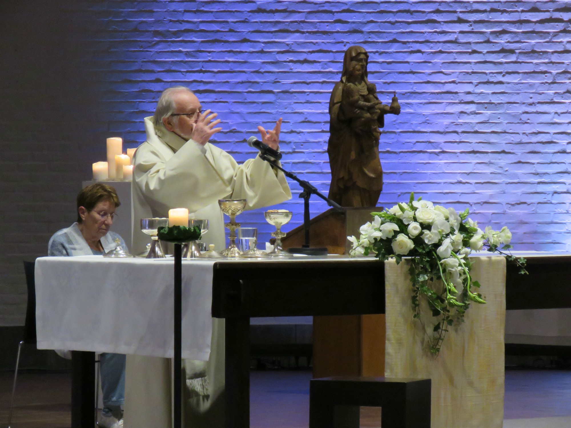 Voorganger priester Paul Scheelen