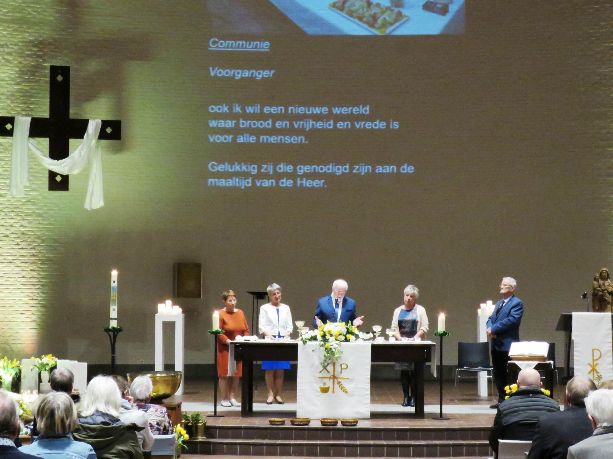 Paaswake - Hilda, Hilde, Gie, Annemie en Marc, onze 5 gebedsleiders
