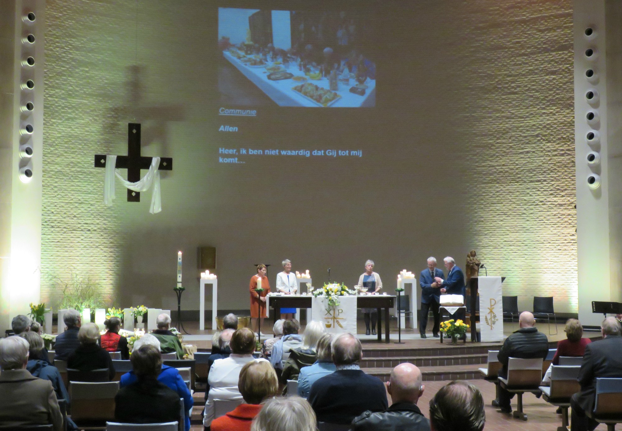 Paaswake - Hilda, Hilde, Gie, Annemie en Marc, onze 5 gebedsleiders