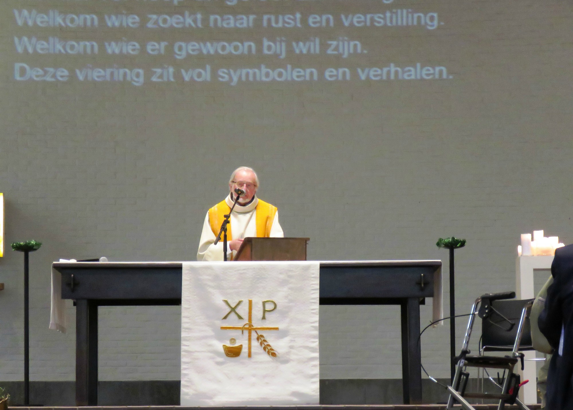 Pasen - Paul Scheelen gaat de Paasviering voor
