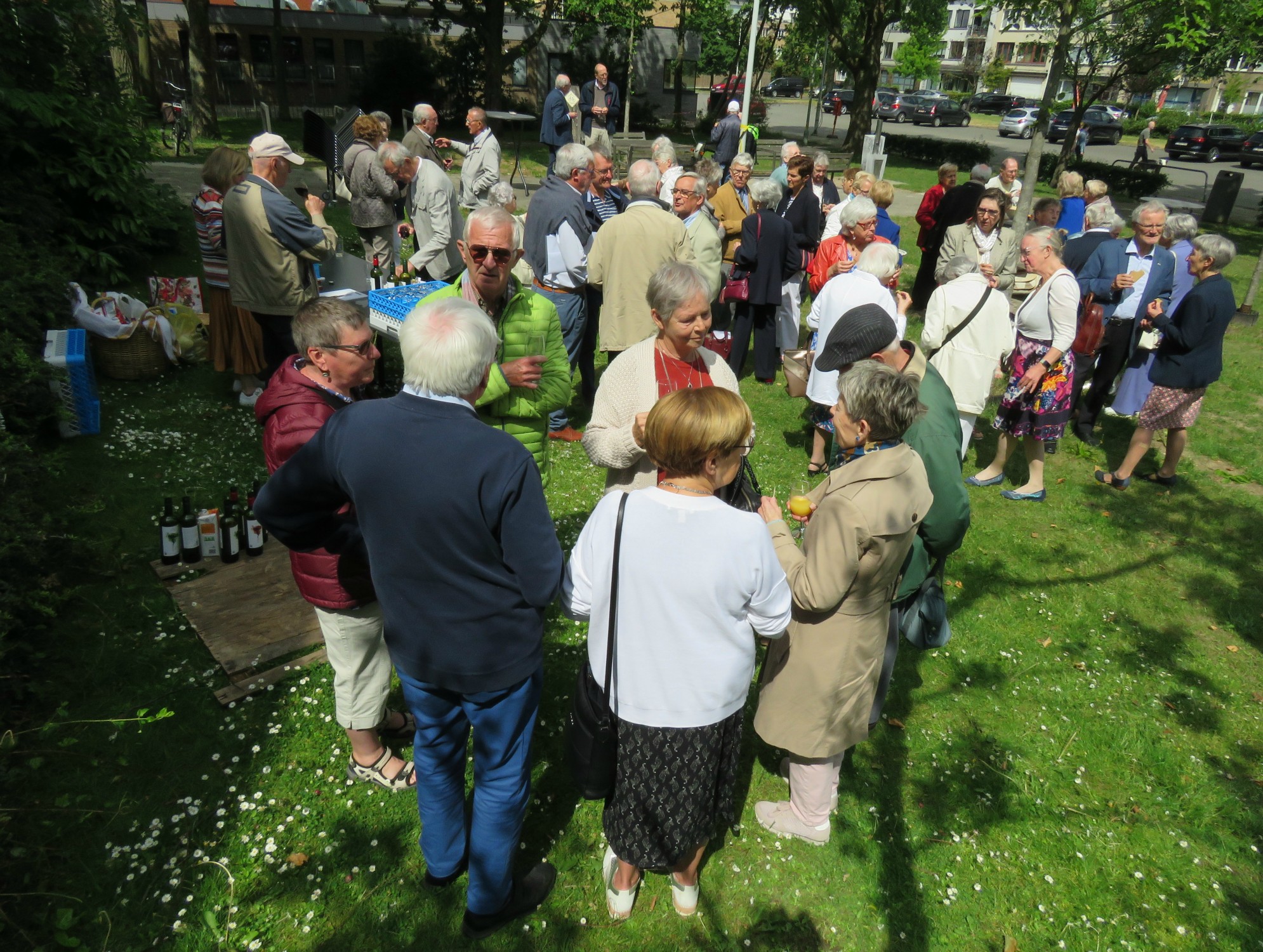 Viering Rerum Novarum - Receptie met deelmoment na de viering voor de Sint-Anna-ten-Drieënkerk, Antwerpen Linkeroever