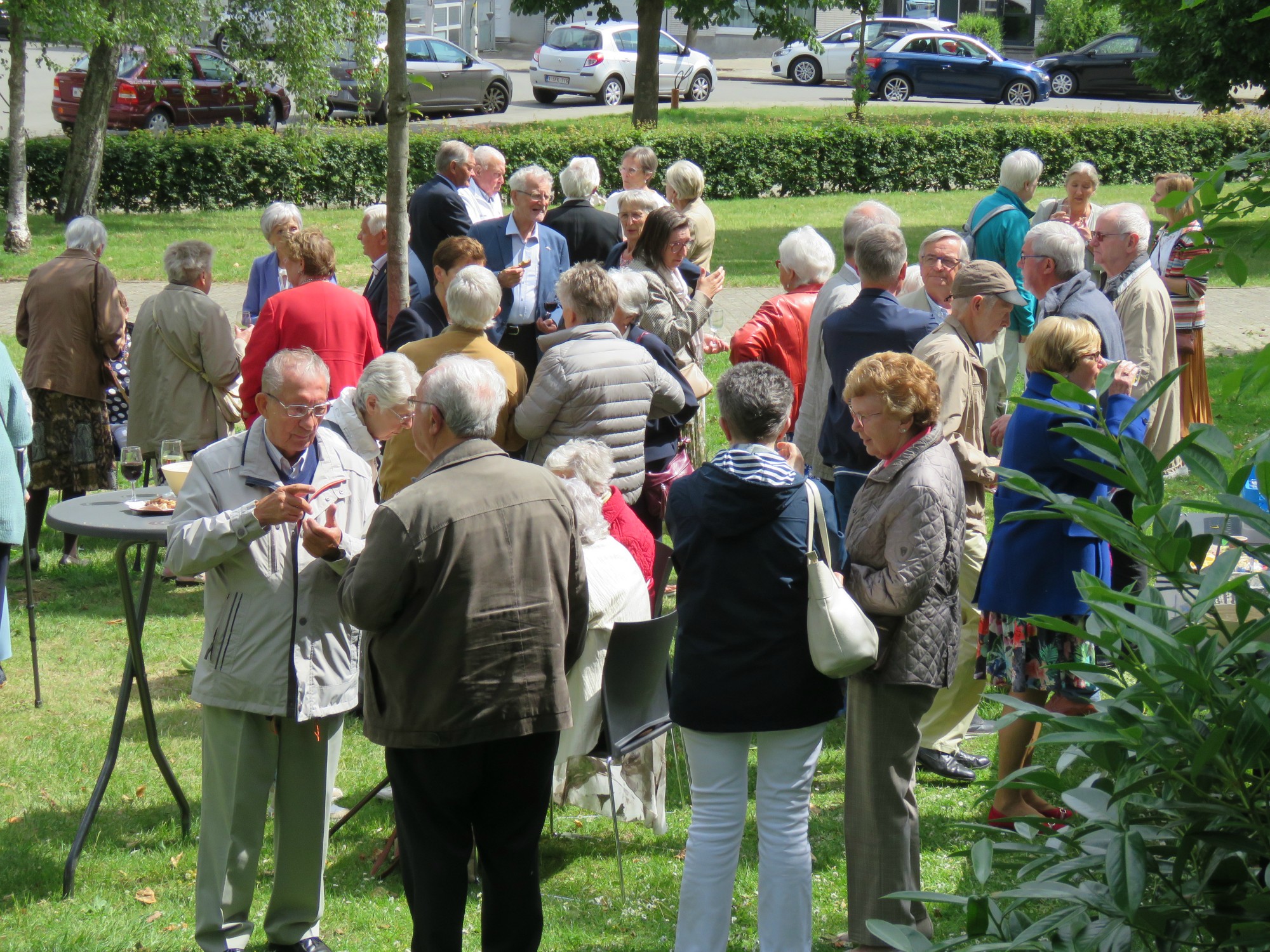 Viering Rerum Novarum - Receptie met deelmoment na de viering voor de Sint-Anna-ten-Drieënkerk, Antwerpen Linkeroever