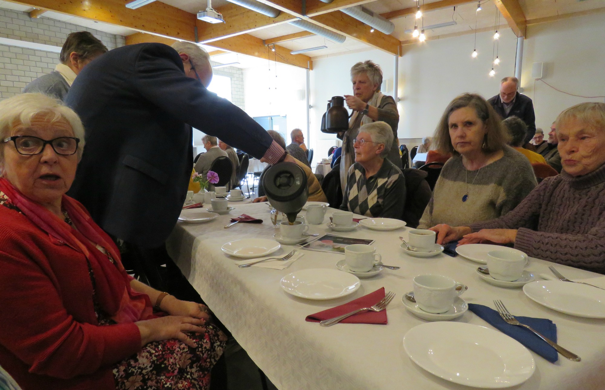 Vrijwilligersfeest Sint-Anna-ten-Drieënparochie 2023 - Met taart en koffie of thee