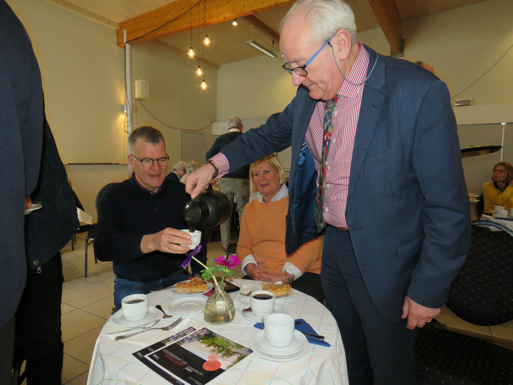 Vrijwilligersfeest Sint-Anna-ten-Drieënparochie 2023 - Met taart en koffie of thee