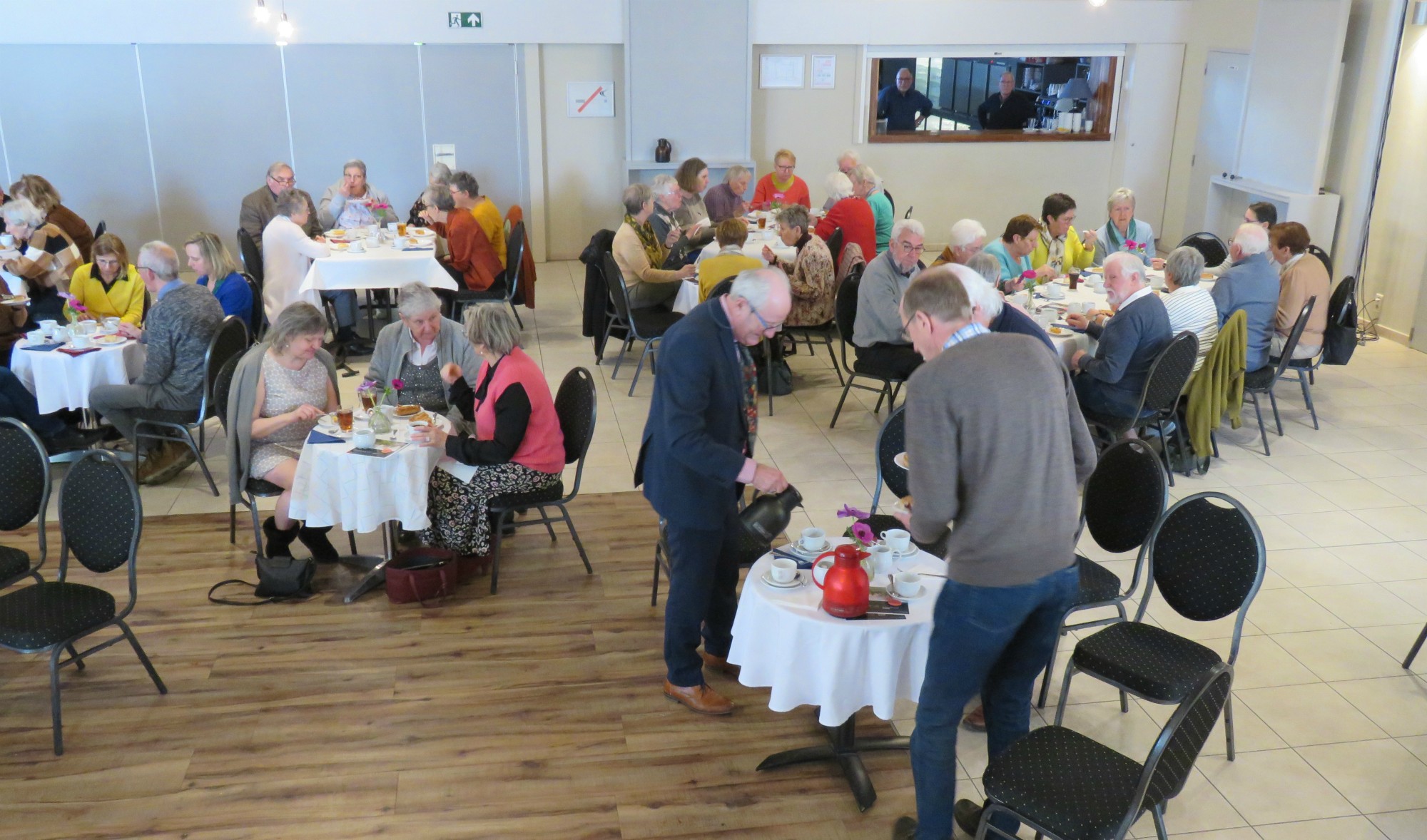 Vrijwilligersfeest Sint-Anna-ten-Drieënparochie 2023 - Met taart en koffie of thee
