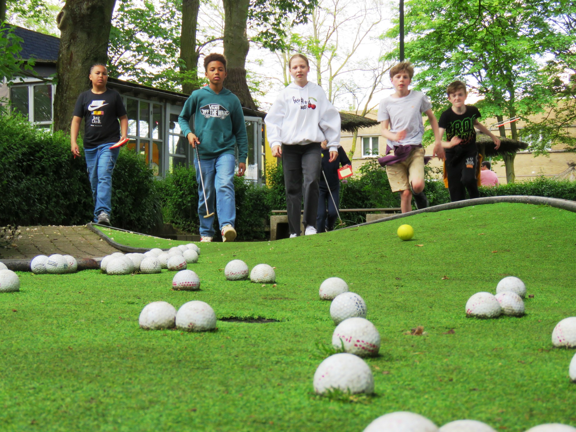 Afsluitdag vormelingen - Minigolf en iets eten en drinken