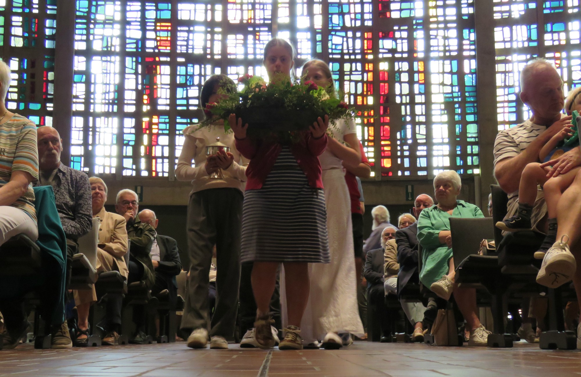 Dankviering | Eerste communicanten + Vormelingen | Paul Scheelen 85 jaar - 60 jaar priester | Sint-Anna-ten-Drieënparochie, Antwerpen Linkeroever