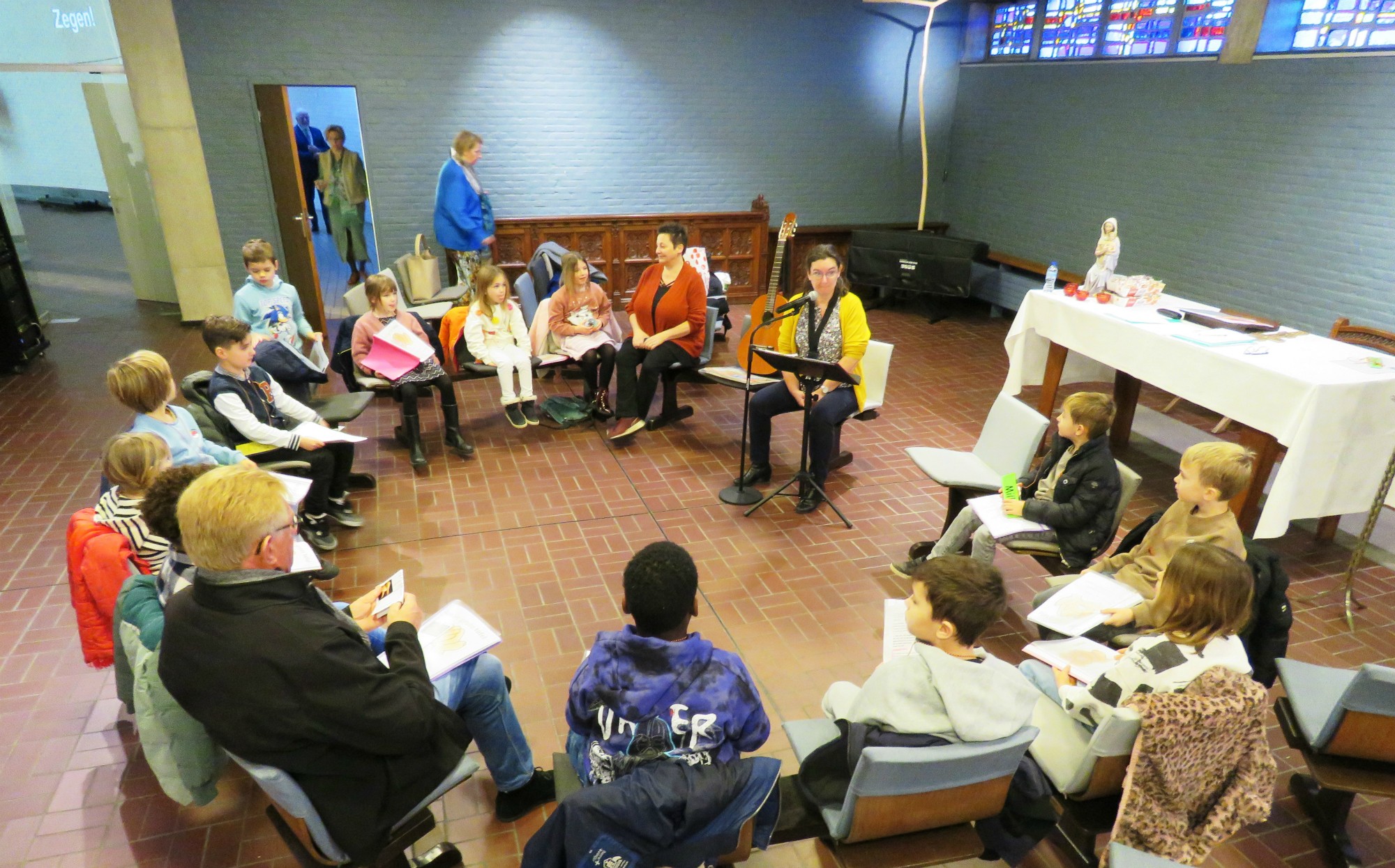 Catechese voorbereiding 4 - Lichtmis - Eerste communicanten 2025 - Sint-Anna-ten-Drieënkerk, Antwerpen Linkoever