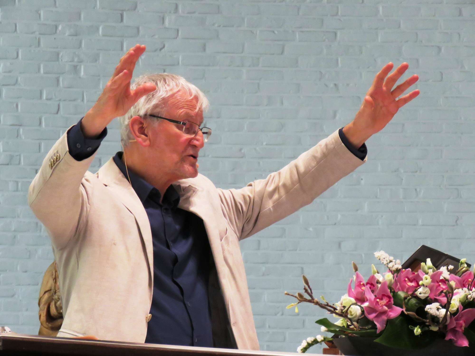 Wegwijzerviering - Zegen en zending door voorganger Marc Tassier