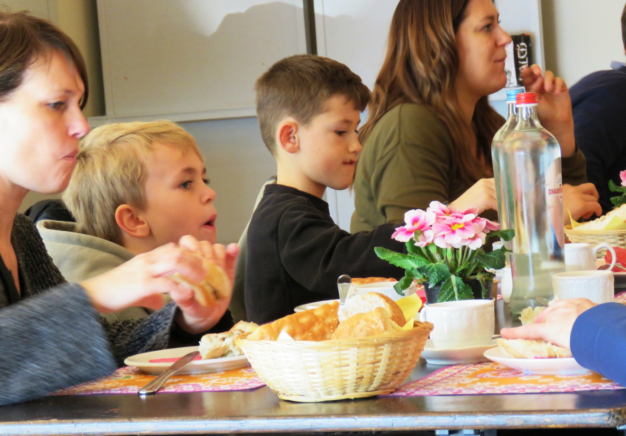 Catechesemoment 5 - Vele ouders en familie kwamen genieten van de broodmaaltijd