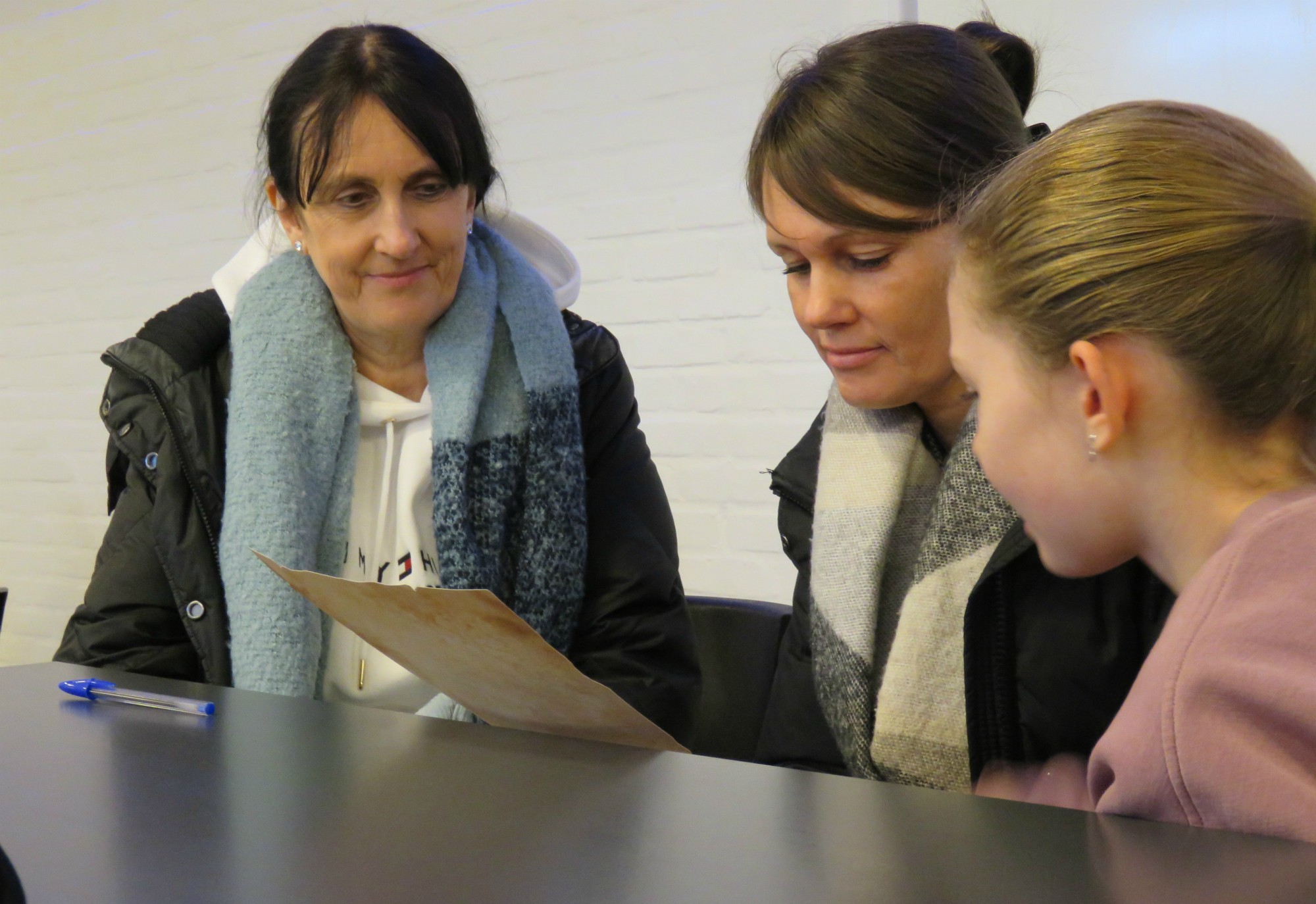 Catechesemoment 5 - Elke vormeling bespreekt met zijn ouders de charter, waarna het ook door hen wordt getekend