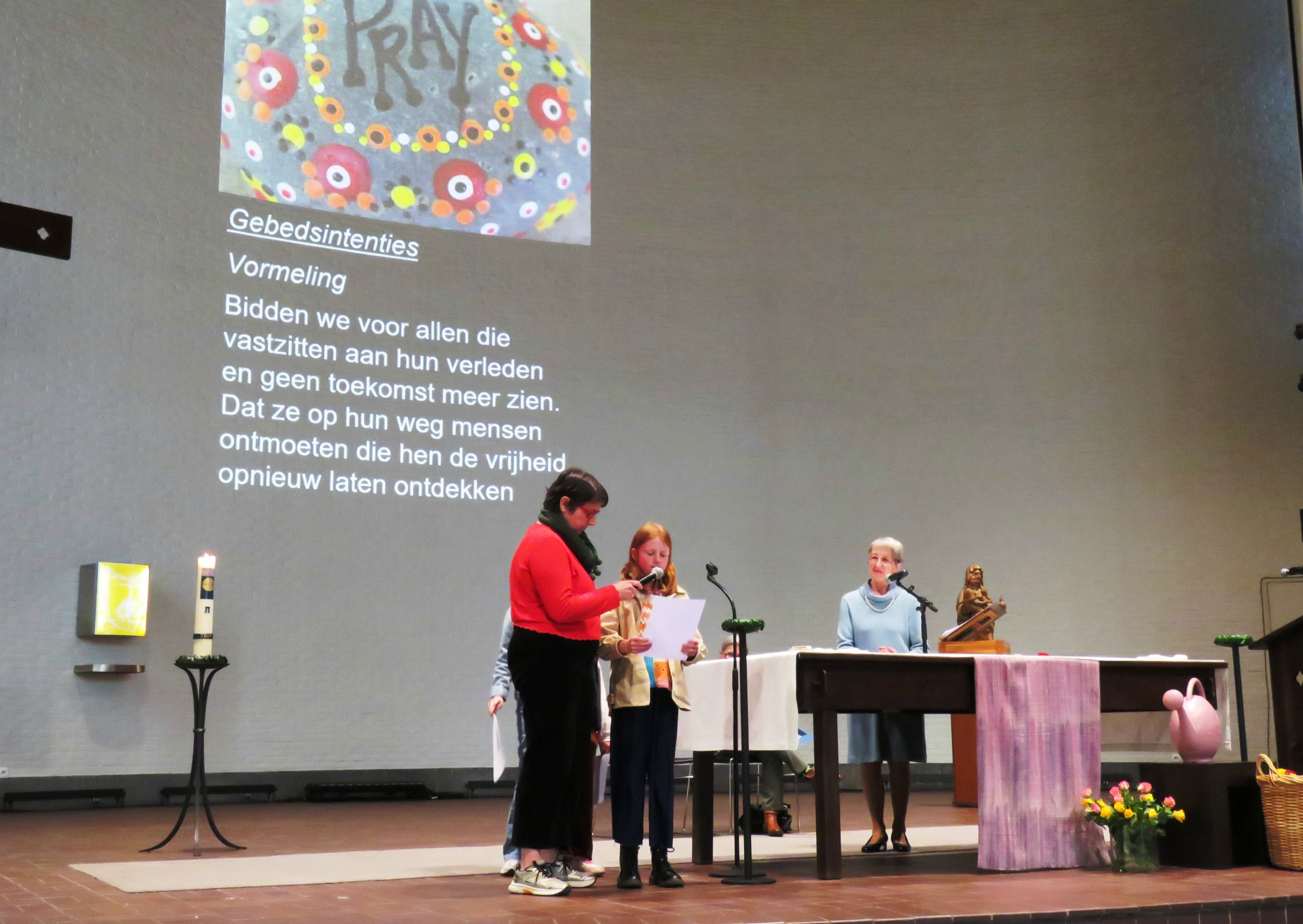Wegwijzerviering - Gebedsintenties door een vormeling en eerste communicant