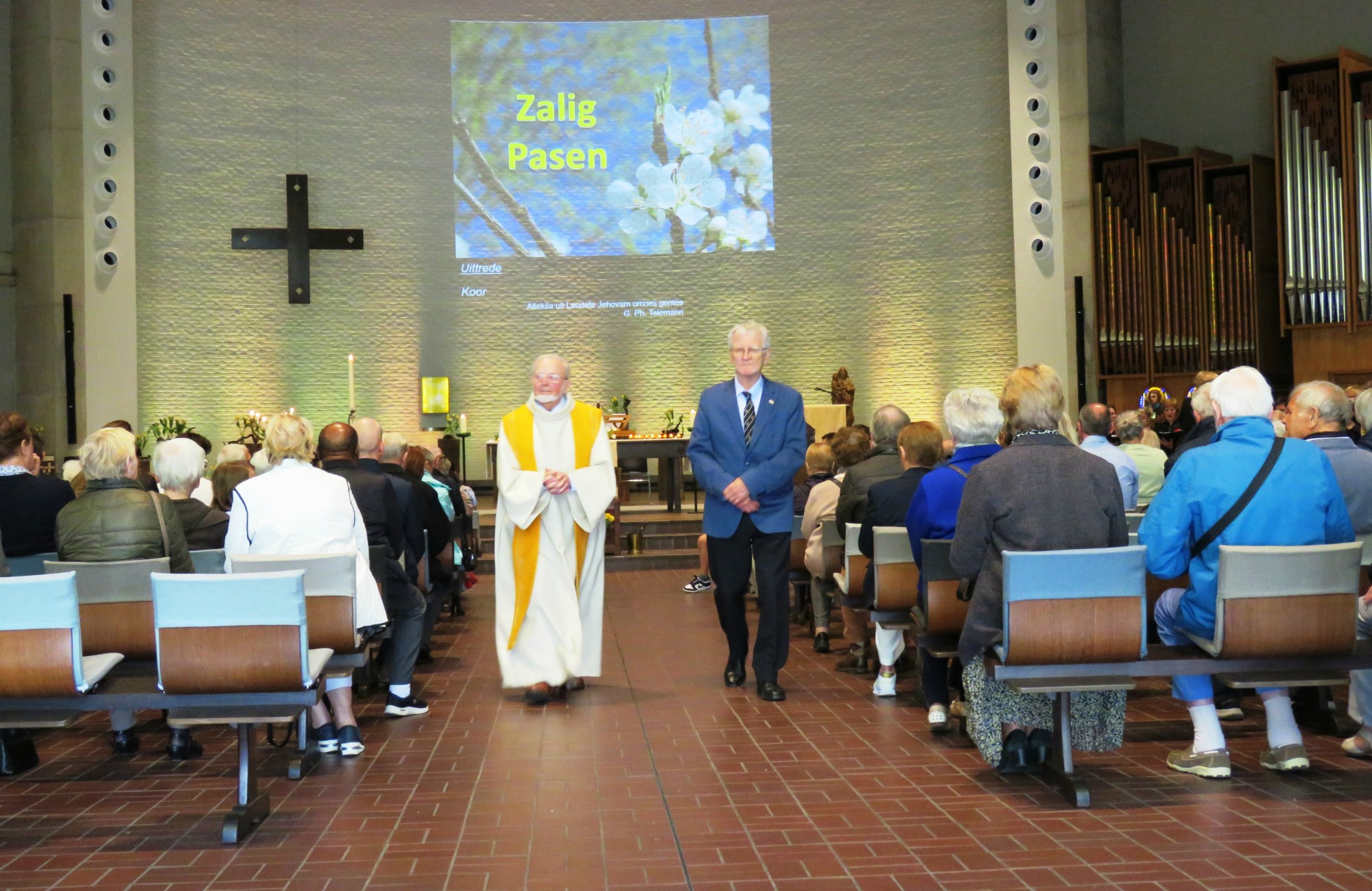 Paasviering - Paaseieren rapen voor de kerk